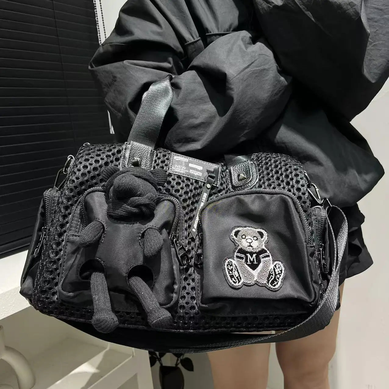 Ladies' fashionable mesh splicing casual handbag with multiple pockets, teddy bear doll, single shoulder diagonal cross bag