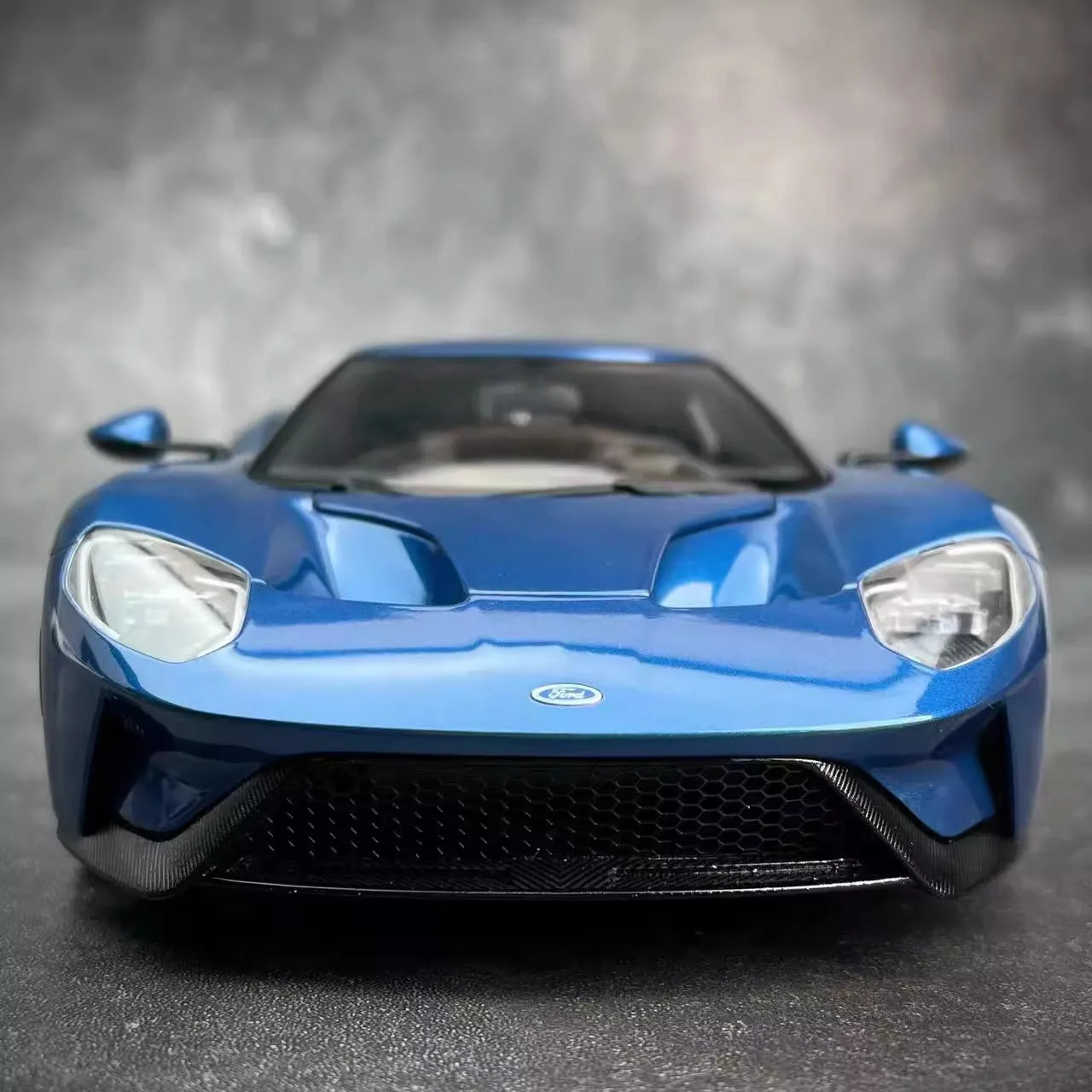 AUTOART 1:18 scale Ford GT ABS material Full Open car model Static Display Holiday gift collection Sports car model