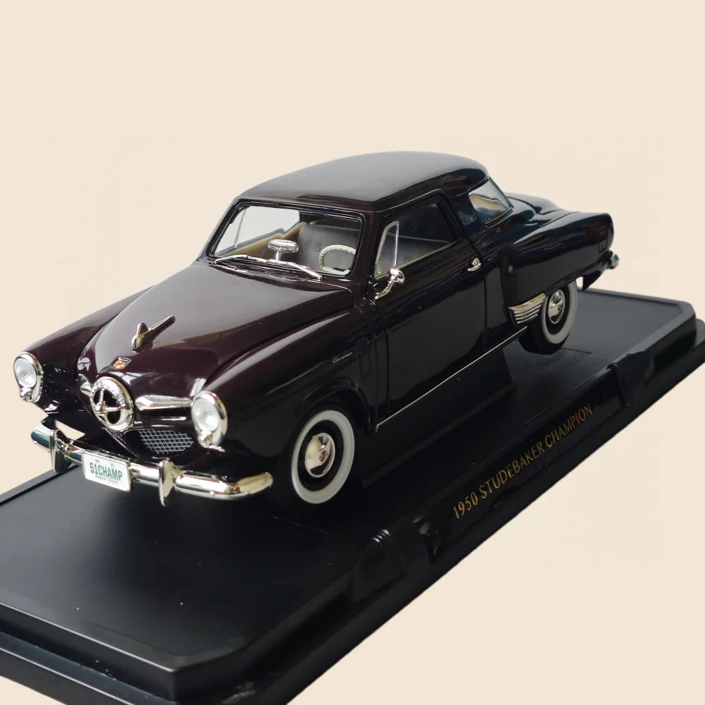 1:18 Scale Diecast Alloy Model 1950 Studebaker Champion Vintage Car with Opening Doors Collection Display Toy for Car Fans