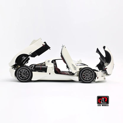 Pre-sale for shipment in 2026： LCD diecast model 1/18 scale Pagani Utopia static display festive gift collection