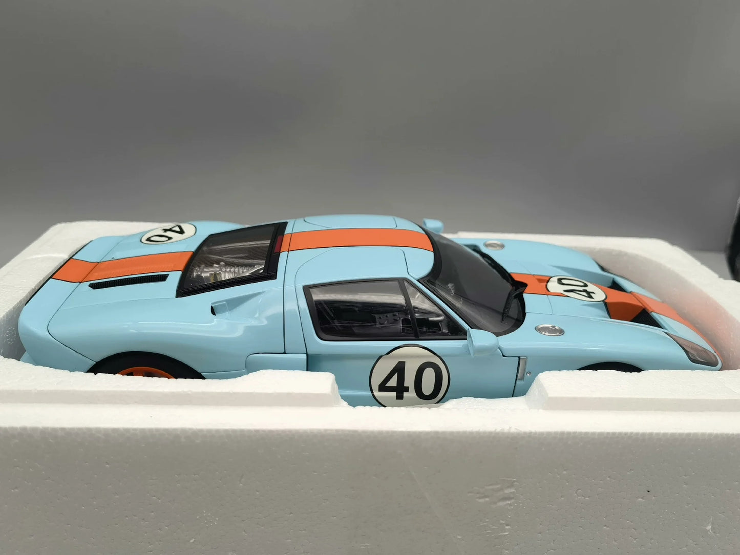 Autoart 1:18 GT40 No.40 Simulation Limited Edition All Open Alloy Metal Static Car Model Toy Gift