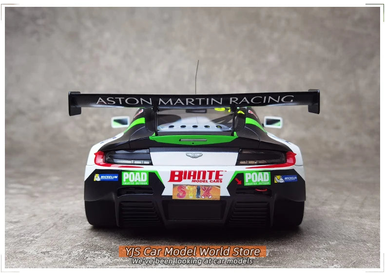 AUTOART Edition 1/18 Aston Martin VANTAGE V12 BATHURST 12HOUR #97 2015 Racing Car Model