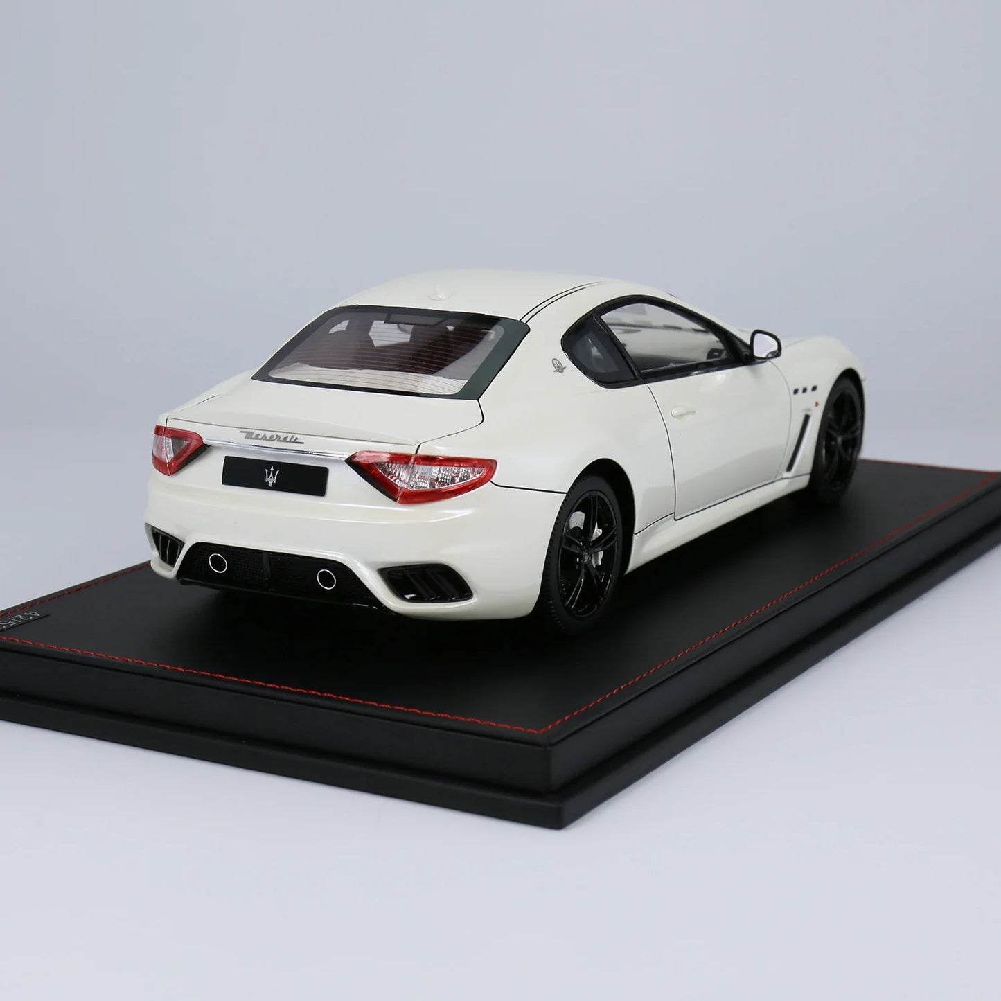 Maserati  1:18 GranTurismo MC resin model