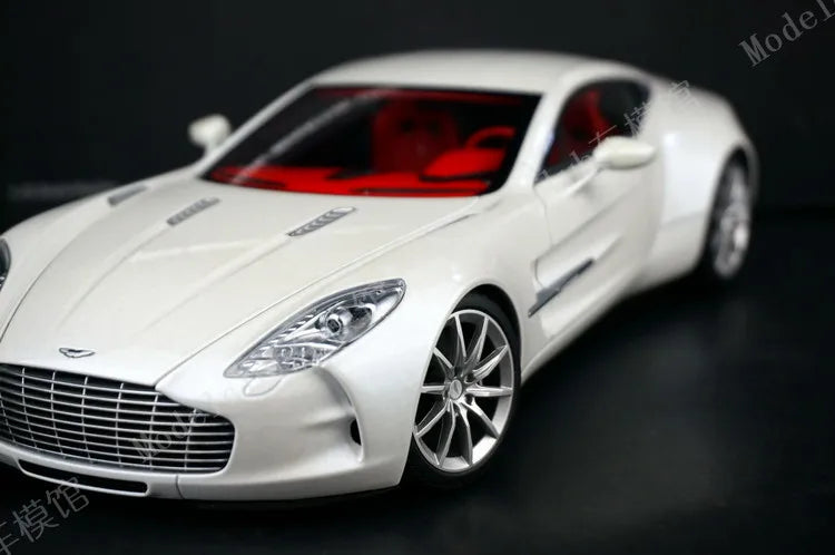 Autoart 1:18 One-77 Simulation Limited Edition All Open Alloy Metal Static Car Model Toy Gift