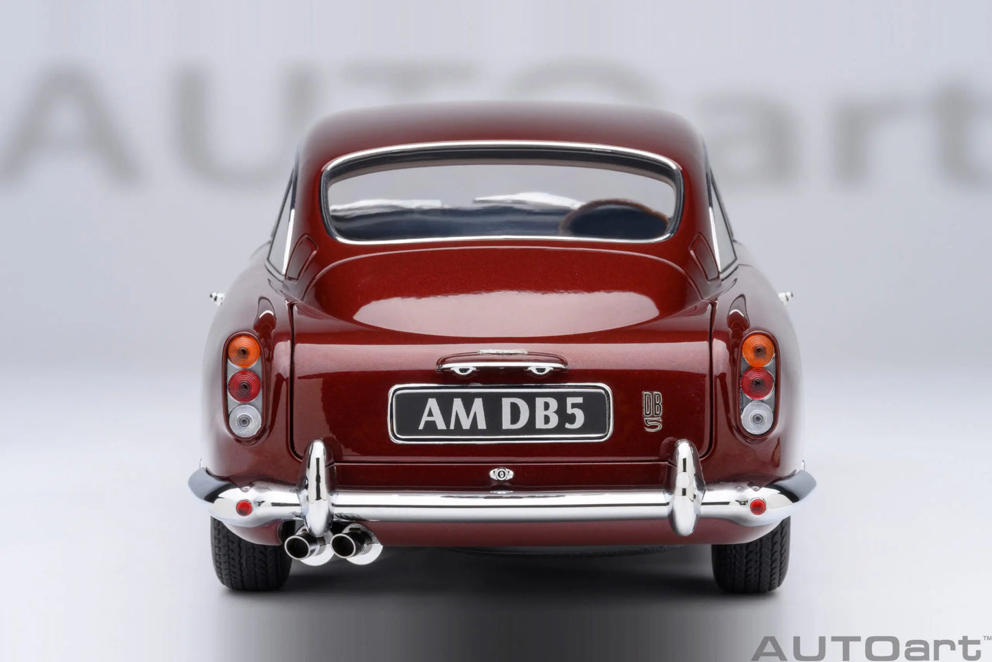 Autoart 1/18 ASTON MARTIN DB5  ABS 007/Goldfinger Bond , door full open sports car model static decoration collection