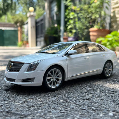 Cadillac XTS Car Model,1:18  2014 Diecast Model for Collections Display and Gift