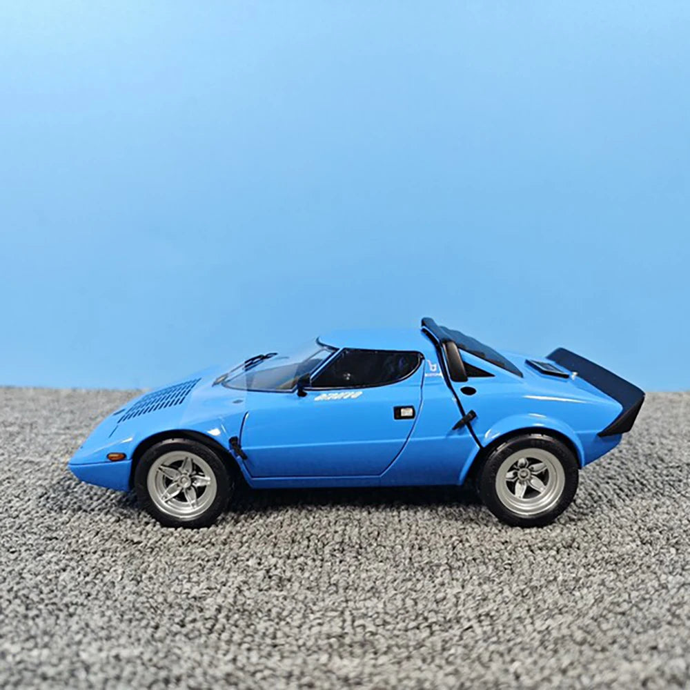 WELLY 1/18 Lancia Stratos HF (Tipo 829) 1975 Car Model
