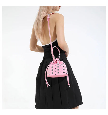 New Solid PU Bucket Design Personality Retro Shoulder & Crossbody Bags 2026 Fashion Exquisite Rivets Stylish Handbags for Women