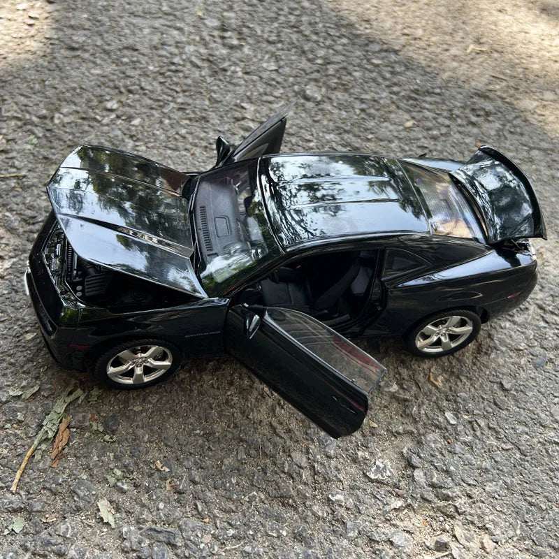 GM Chevrolet Camaro 1:18 ,Paint With Defect,Diecast Model for Collection and Display