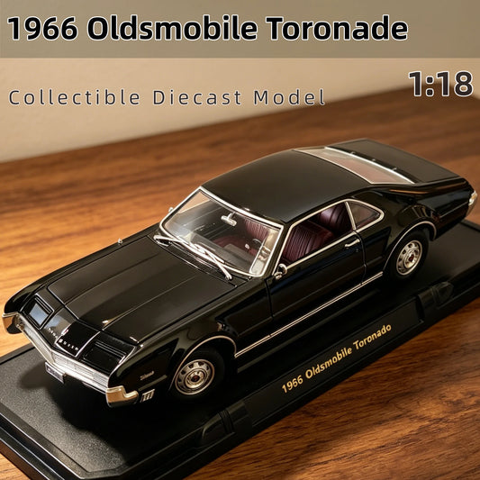 Maisto 1/18 Oldsmobile Toronado 1966 Car Model