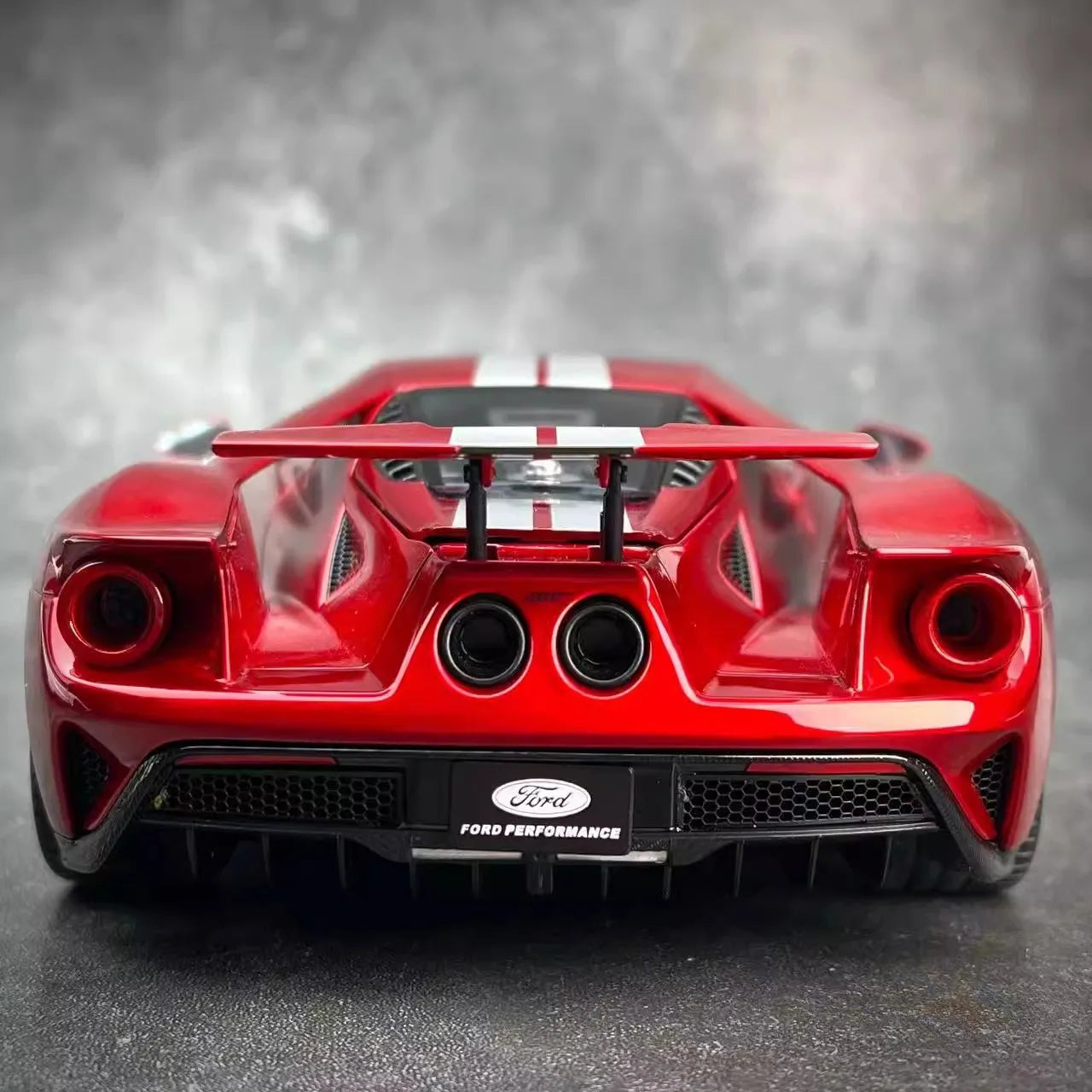 AUTOART 1:18 scale Ford GT ABS material Full Open car model Static Display Holiday gift collection Sports car model