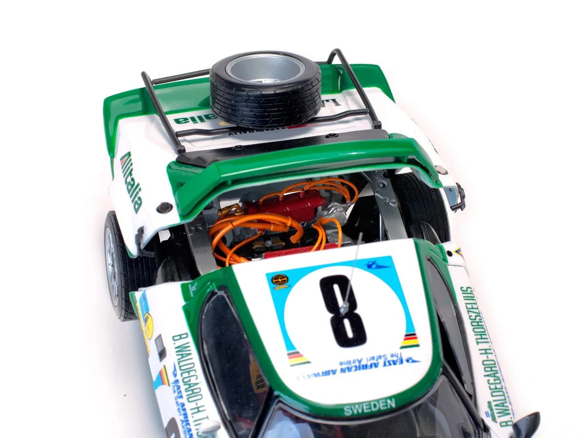 WELLY 1/18 Lancia Stratos HF #8 1975 Rally Car Model