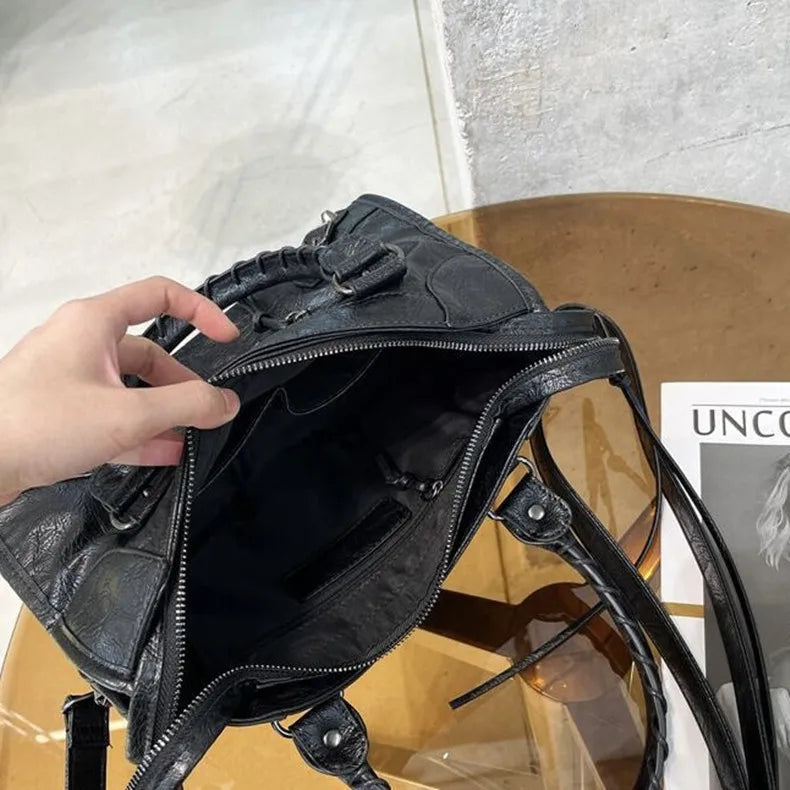 Paris Rivet Locomotive Bag ins Spice Girl Bag French Premium Sense Retro Trendy Portable Pillow Bag One Shoulder Crossbody Bag