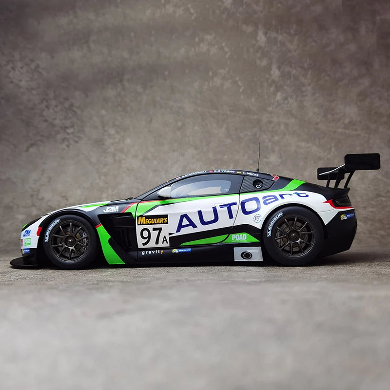 AUTOART Edition 1/18 Aston Martin VANTAGE V12 BATHURST 12HOUR #97 2015 Racing Car Model