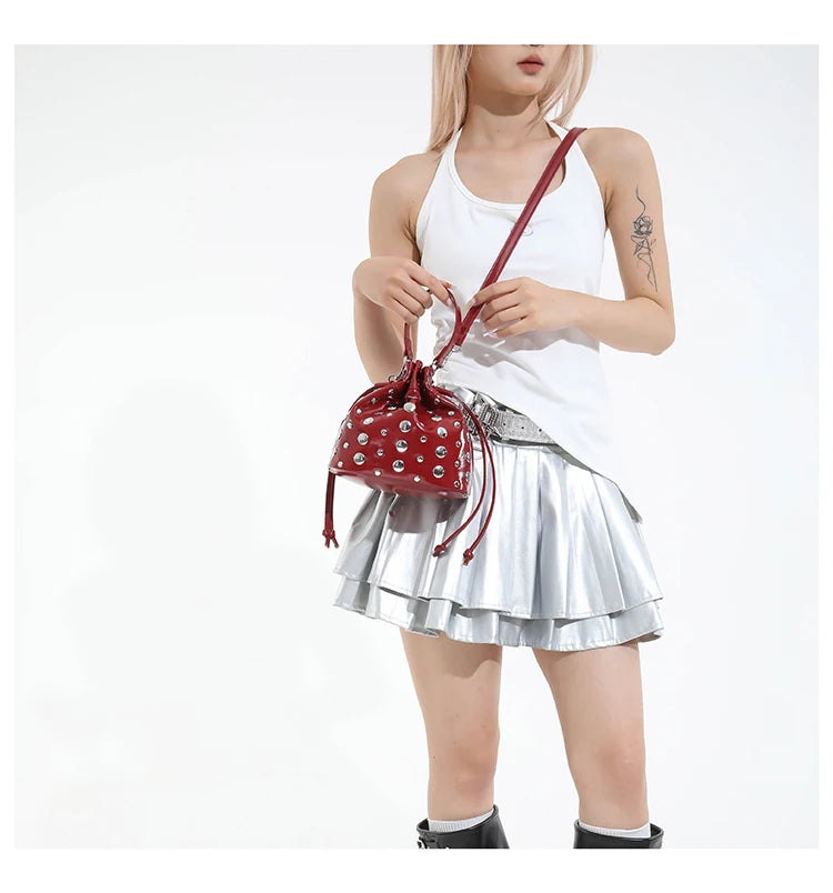 New Solid PU Bucket Design Personality Retro Shoulder & Crossbody Bags 2026 Fashion Exquisite Rivets Stylish Handbags for Women