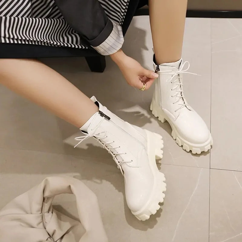 High End Women Boot Fashion Patent Leather Ankle Boots Exquisite Lace Platform Boots for Woman Luxury Designer Shoes Botas Mujer