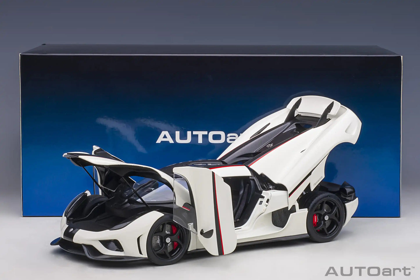 AUTOart model 1/18 Scale New  Koenigsegg Regera car model Static Decorative Items Holiday Gift Collection