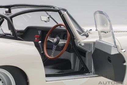 AUTOART  1:18  Jaguar Lightweight E-Type  Car model  Send to a friend Holiday gift Model collection