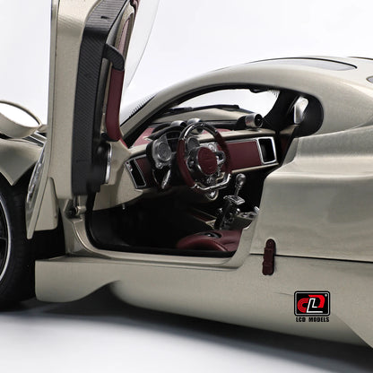Pre-sale for shipment in 2026： LCD diecast model 1/18 scale Pagani Utopia static display festive gift collection