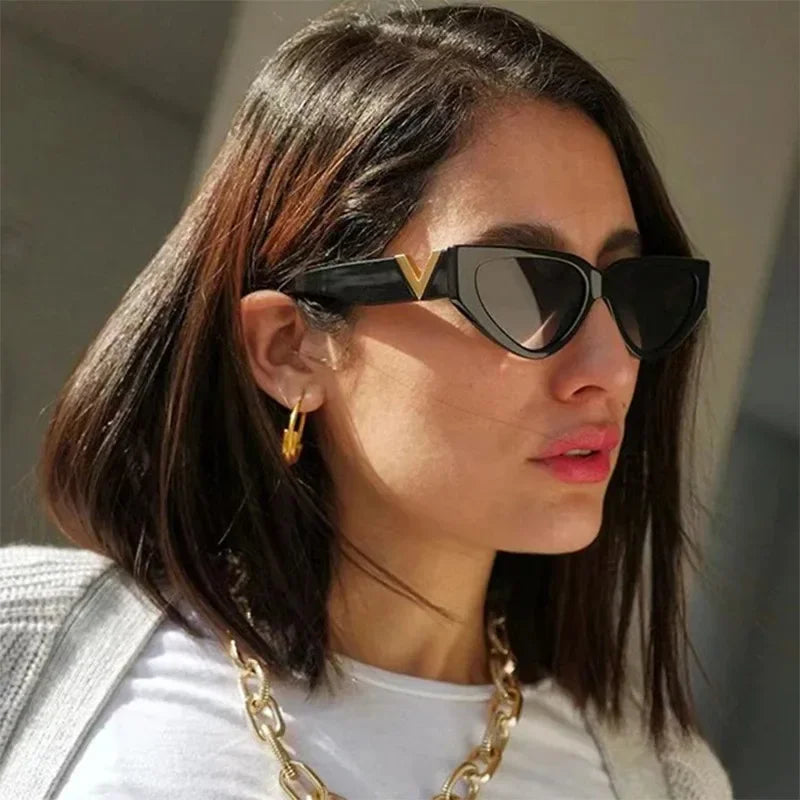 INS Cat Eye Sunglasses Women 2026 Fashion Triangle Vintage Sun Glasses Female Brand Designer Retro Glasses Shades Oculos De Sol