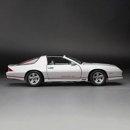 SunStar 1:18 Scale 1985 Chevrolet Camaro IROC Simulation Alloy Car Model Static Display Collectible Toy Gift Souvenir Decoration