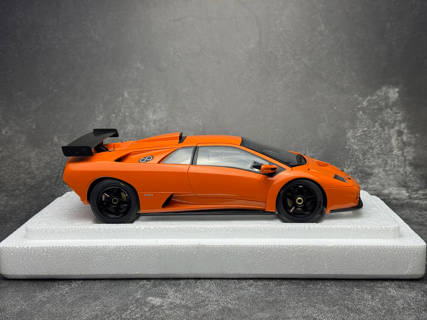 AUTOart 1/18  DIABLO GTR ABS Car Model Of Holiday Gifts Company Gifts