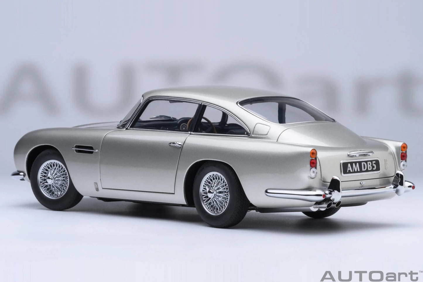 Autoart 1/18 ASTON MARTIN DB5  ABS 007/Goldfinger Bond , door full open sports car model static decoration collection