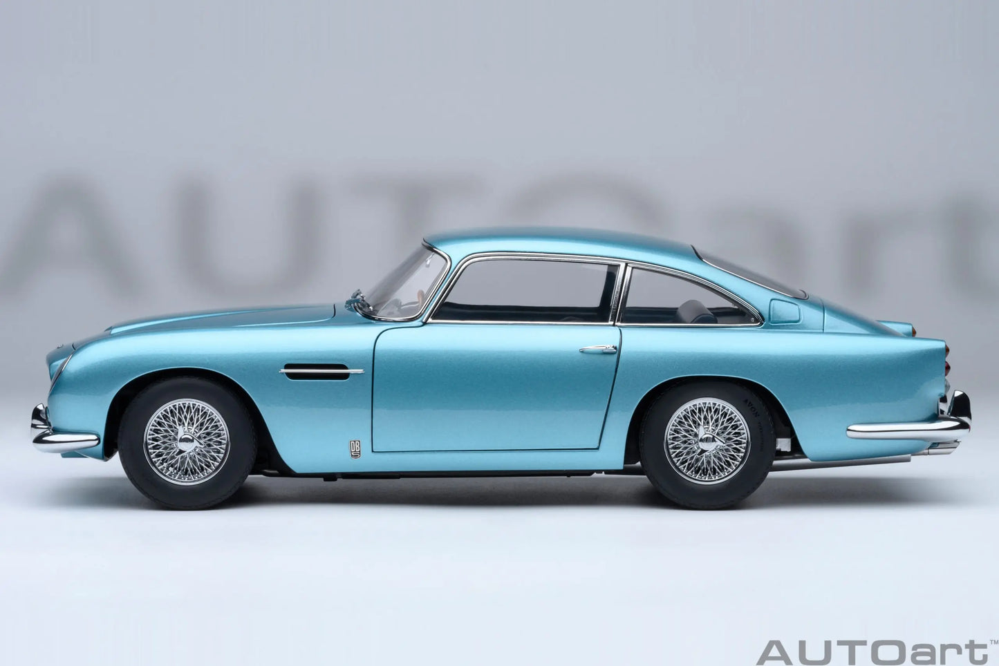 Autoart 1/18 ASTON MARTIN DB5  ABS 007/Goldfinger Bond , door full open sports car model static decoration collection