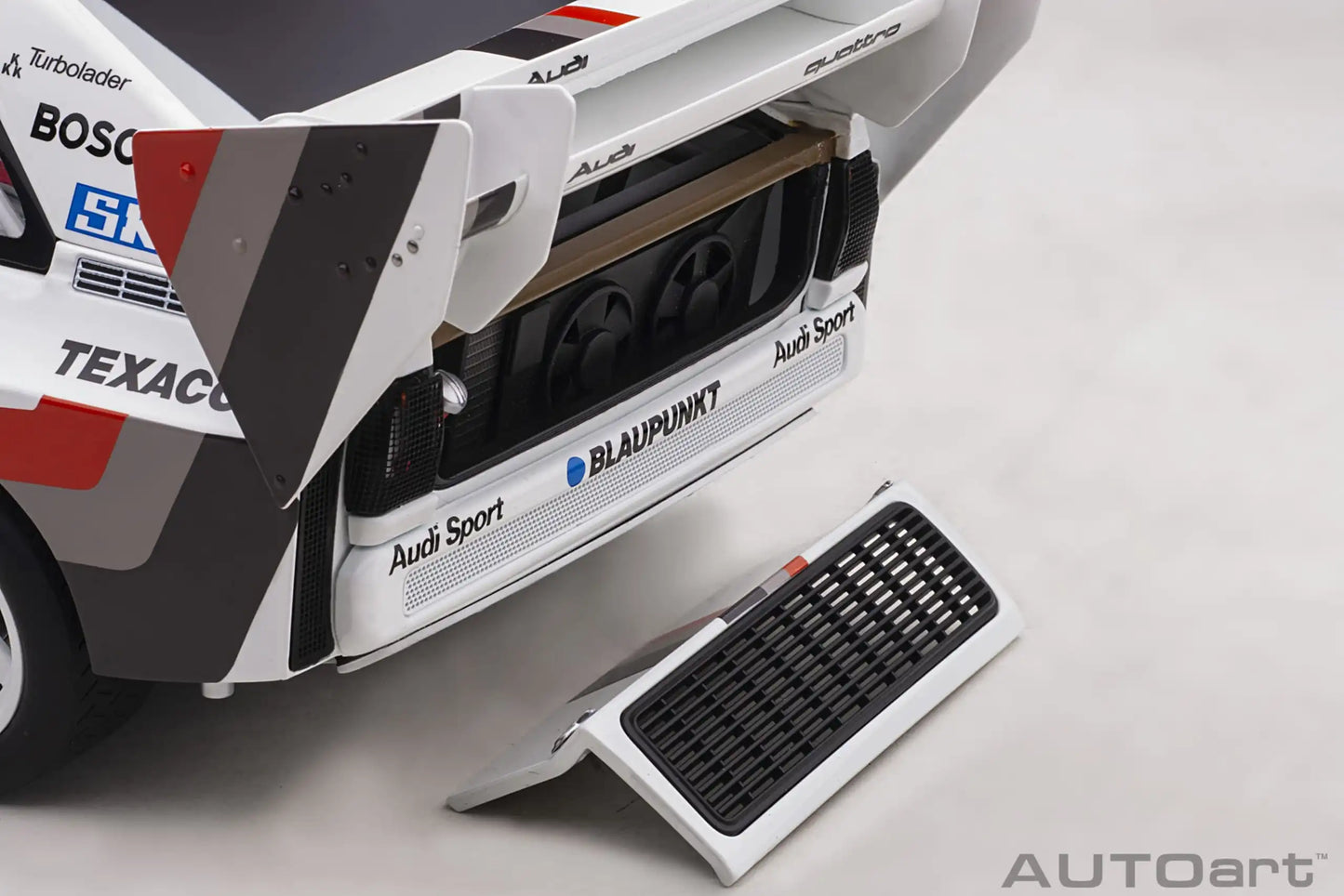 AUTOART 1/18 Audi Sport Quattro S1 Pikes Peak 1987 #1  Racing car model Car model Static ornament Collect Metal material