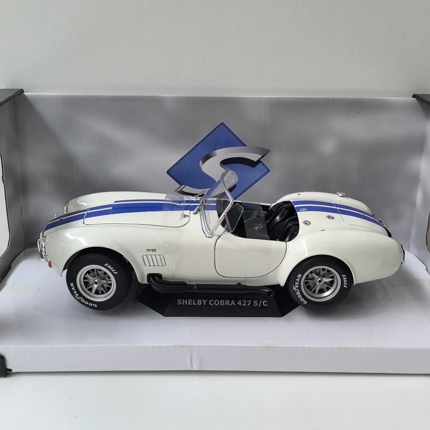 Diecast SOLIDO 1/18 Scale SHELBY COBRA 427 S/C 1965 S2 Alloy Car Model