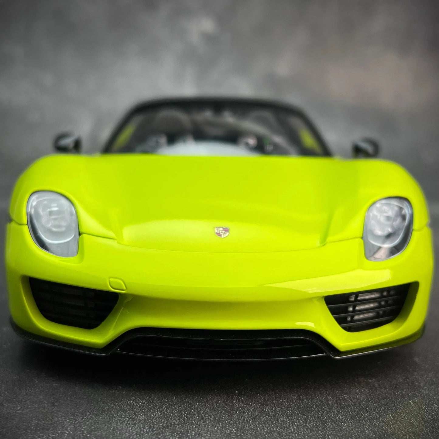 AUTOART car model simulation 1/18 Porsche 918 Car Model alloy room ornament display cars model boy collection christmas gift