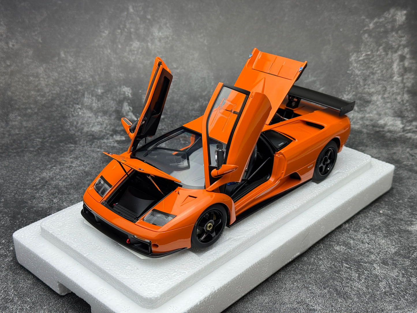 AUTOart 1/18  DIABLO GTR ABS Car Model Of Holiday Gifts Company Gifts
