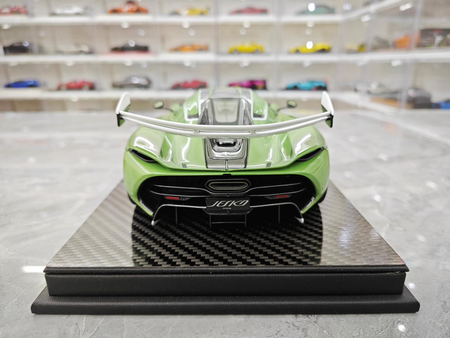 Frontiart Car Model 1/18 Koenigsegg Jesko Car Model Resin Model Limited Edition Cars Model Room Ornament Boy Collection Gift