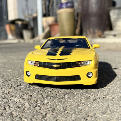 GM Chevrolet 1:18 Camaro 1968-2016 Diecast Model for Collections Display and Gift