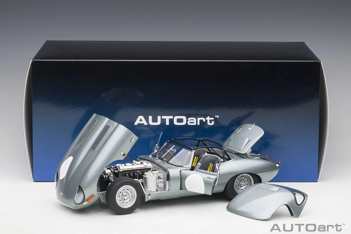 AUTOART  1:18  Jaguar Lightweight E-Type  Car model  Send to a friend Holiday gift Model collection