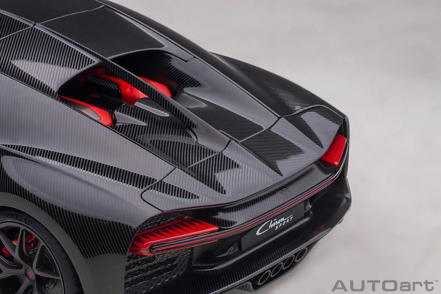 AUTOART New model 1/18 scale BUGATTI CHIRON SPORT 2019 Sports car model Static display Collection gift