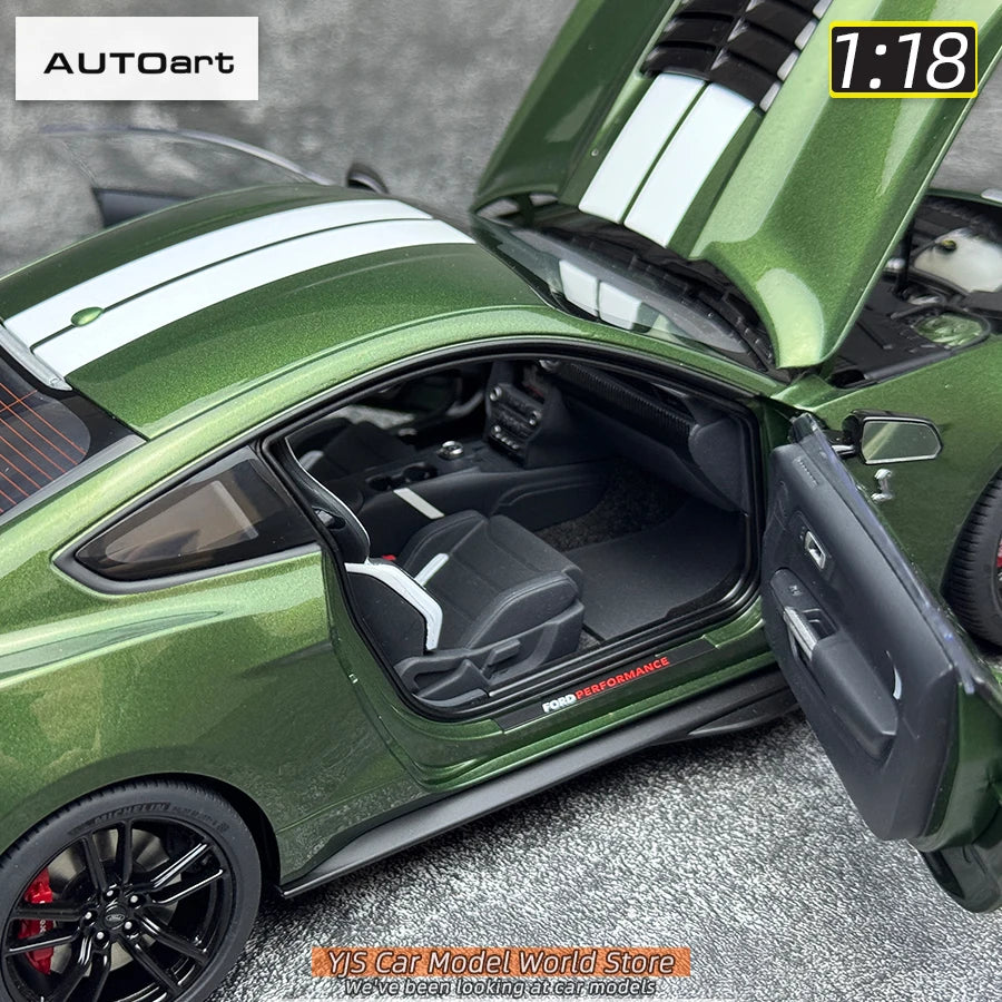 AUTOART New 1/18 scale Ford Mustang Shelby GT500 WHITE SILVER  Sports car model Static display Collection Holiday gift 73097