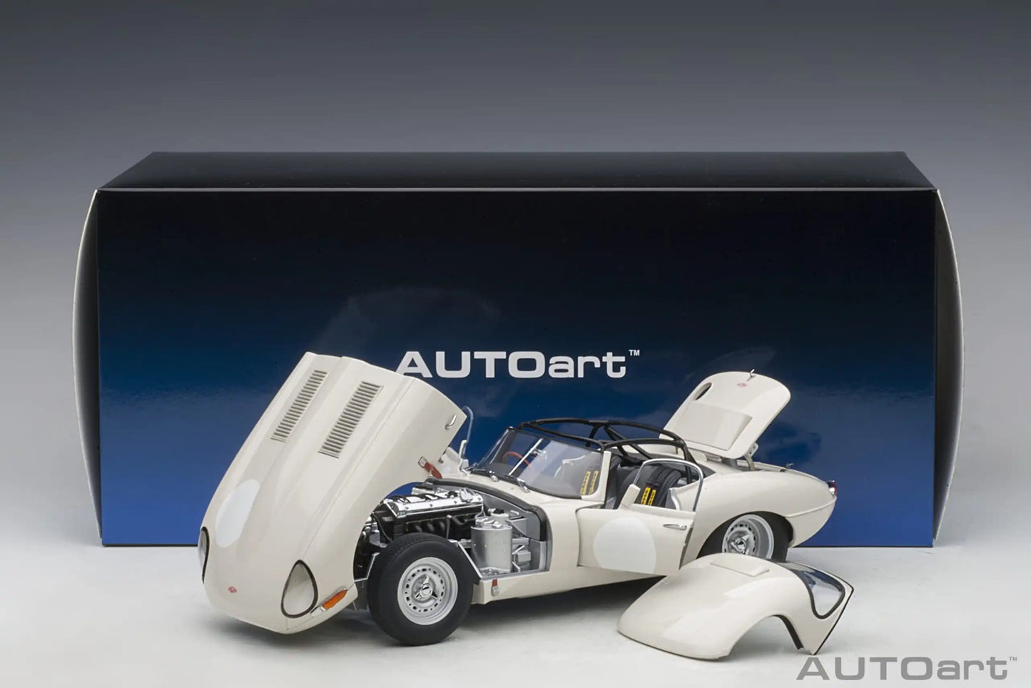 AUTOART  1:18  Jaguar Lightweight E-Type  Car model  Send to a friend Holiday gift Model collection