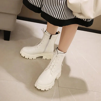 High End Women Boot Fashion Patent Leather Ankle Boots Exquisite Lace Platform Boots for Woman Luxury Designer Shoes Botas Mujer