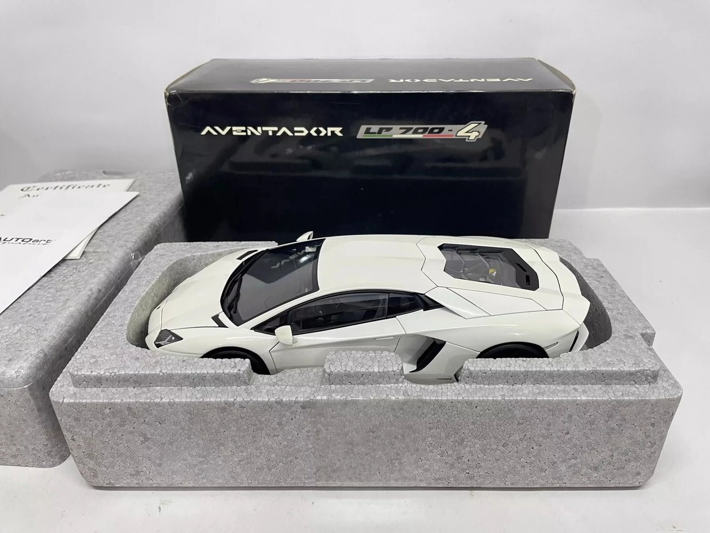 Autoart 1:18 Aventador LP700-4 White Simulation Limited Edition All Open Alloy Metal Static Car Model Toy Gift