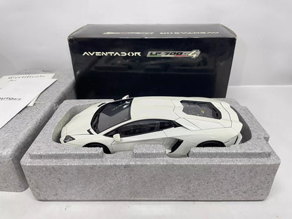 Autoart 1:18 Aventador LP700-4 White Simulation Limited Edition All Open Alloy Metal Static Car Model Toy Gift