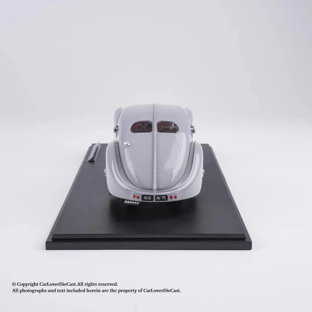 Solido 1/18 Bugatti Atlantic Type 57 SC 1937 Diecast Vehicle Model with Two Open Doors Limited Edition Cars Gifts