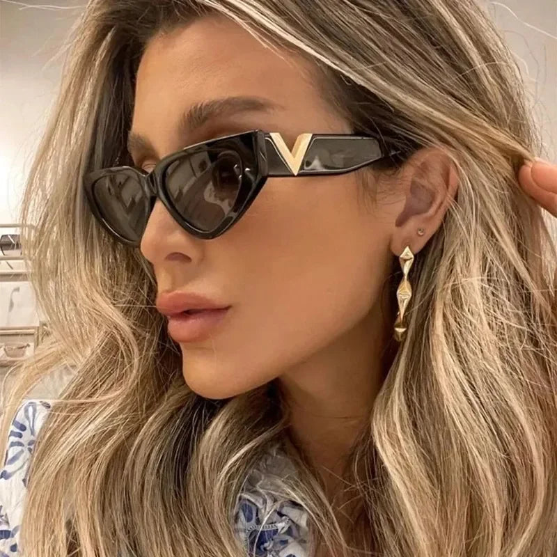 INS Cat Eye Sunglasses Women 2026 Fashion Triangle Vintage Sun Glasses Female Brand Designer Retro Glasses Shades Oculos De Sol