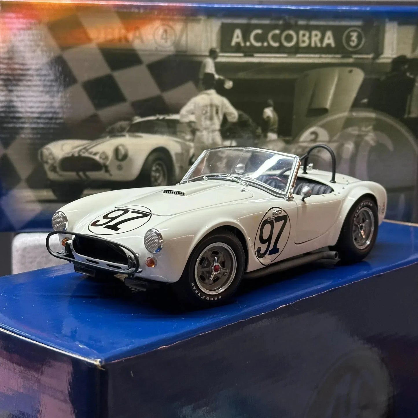 Exoto 1:18 AC Cobra Shelby 289 #97 Simulation Limited Edition All Open Alloy Metal Static Car Model Toy Gift