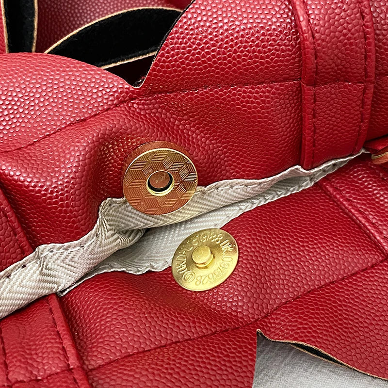 2026 High Quality Niche Bags Waterproof and Durable Design Sense Crossbody Bags PU Flowers Clock Shape Zipper Circular Bags