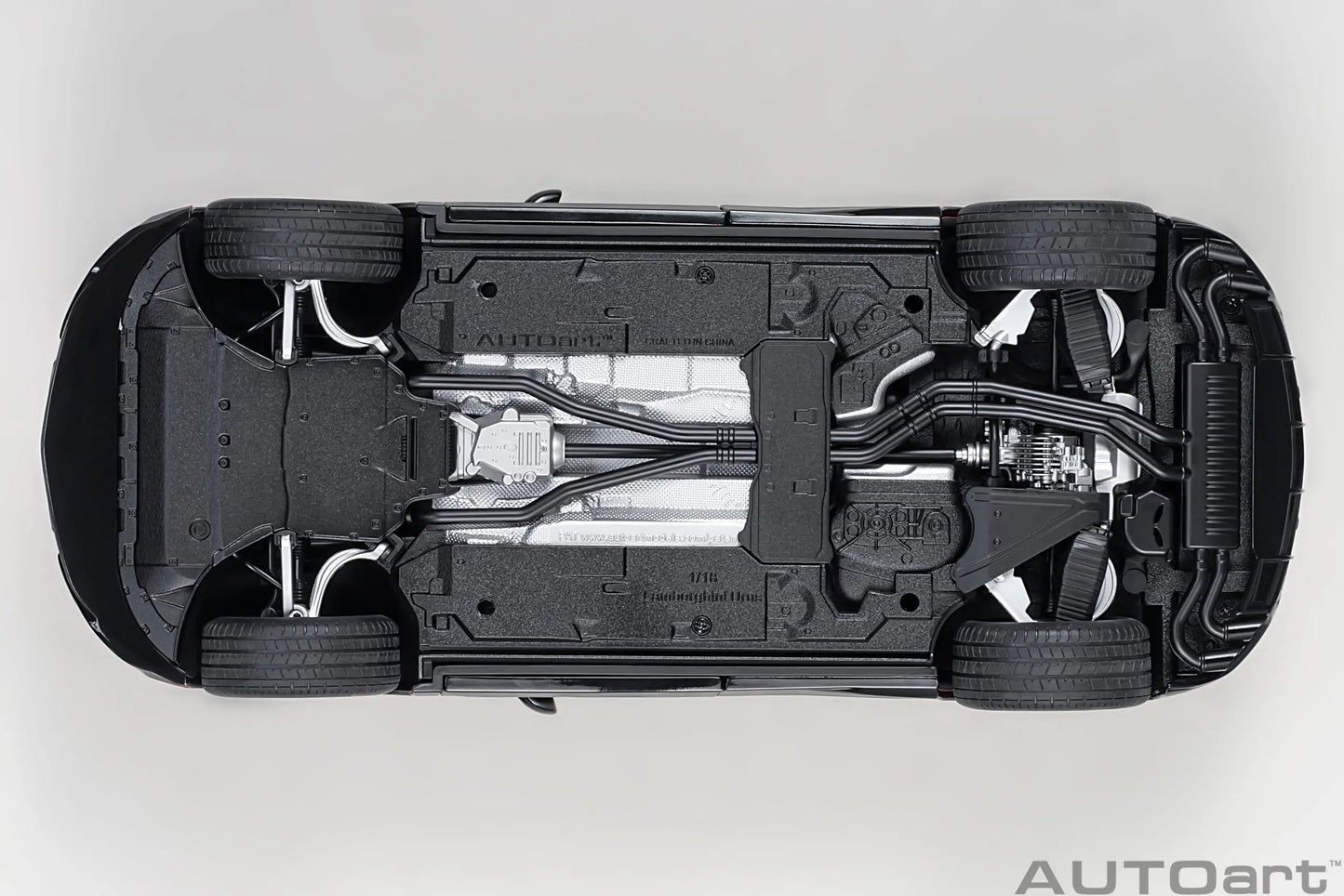 AUTOART New model 1/18 scale LAMBORGHINI URUS   car model Static display Collection Holiday gift