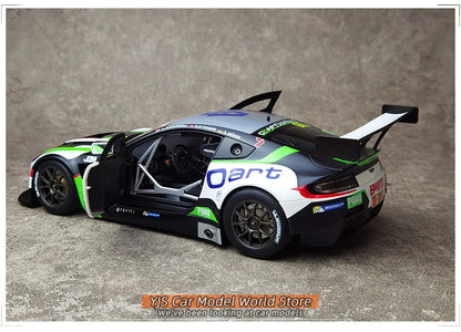 AUTOART Edition 1/18 Aston Martin VANTAGE V12 BATHURST 12HOUR #97 2015 Racing Car Model
