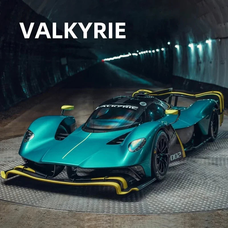 Aston Martin Valkyrie AMR PRO 1:24 Alloy Car Model Sound and Light Pull Back Toy Collectibles Gift