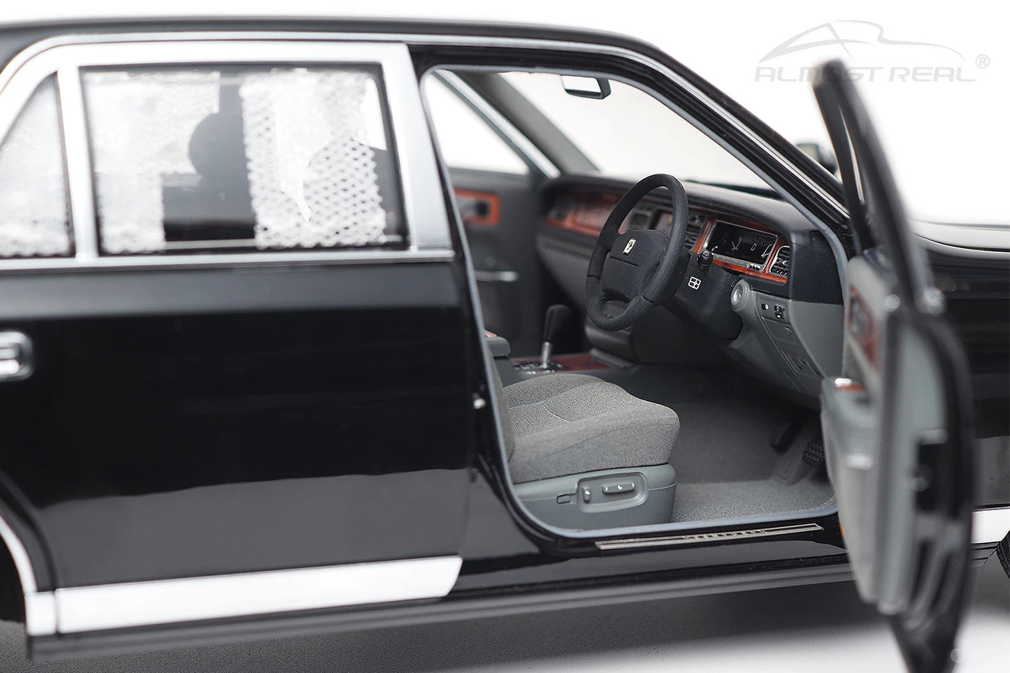 Almost Real Car model 1/18 Toyota Century alloy full open model 1997 black Static collection Collect Holiday gift