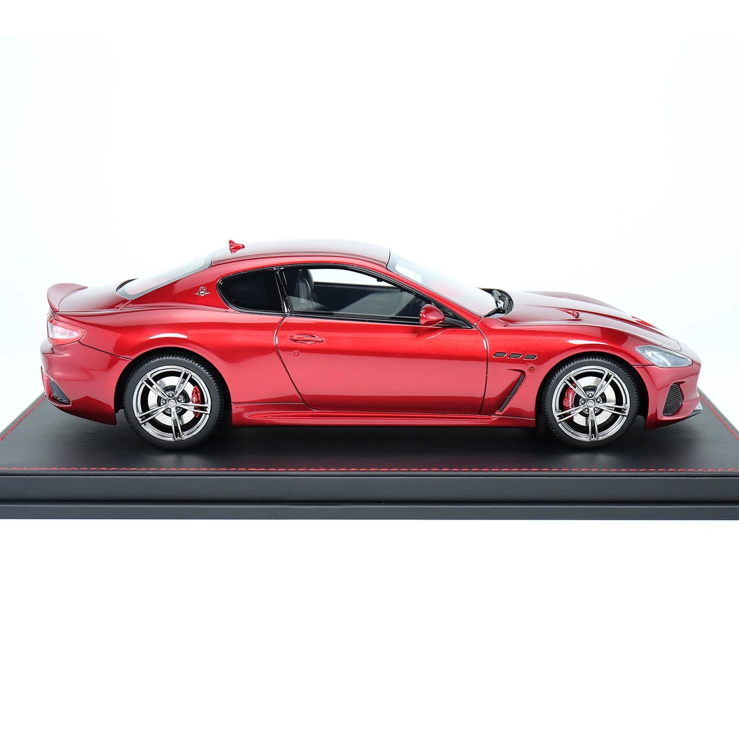 Maserati  1:18 GranTurismo MC resin model